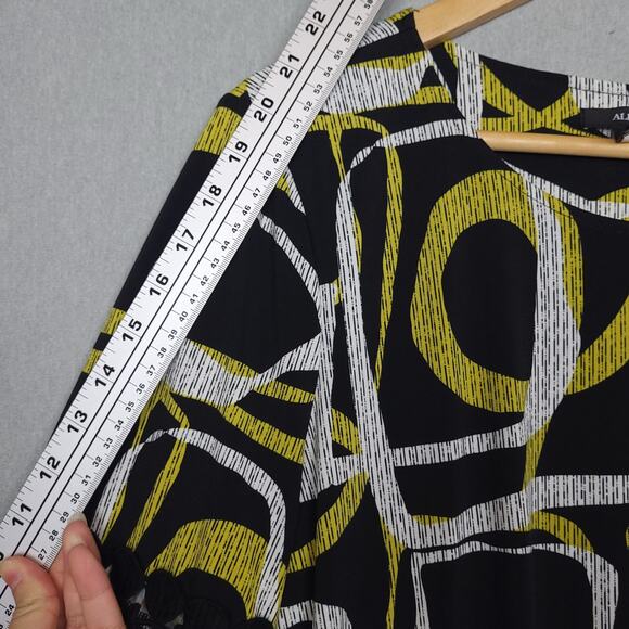 Alfani Womens Tunic Blouse Sz Large Embroidered Flared Sleeve Polyester Top EUC - Picture 14 of 15